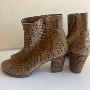 TOMS Women's Brown Ankle Boots Size 6